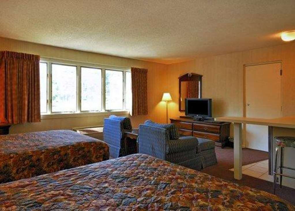 Econo Lodge Inn & Suites جروتون الغرفة الصورة